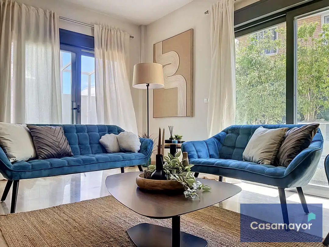 Sala d'estar de Casa o xalet en venda en Alicante / Alacant amb Aire condicionat, Calefacció i Jardí privat