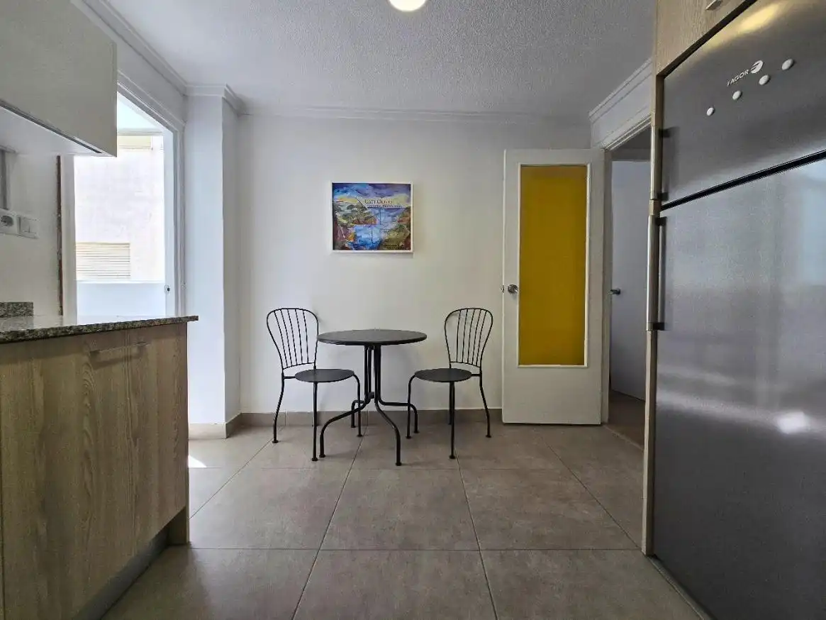 Comedor de Piso de alquiler en Elche / Elx con Amueblado y Balcón
