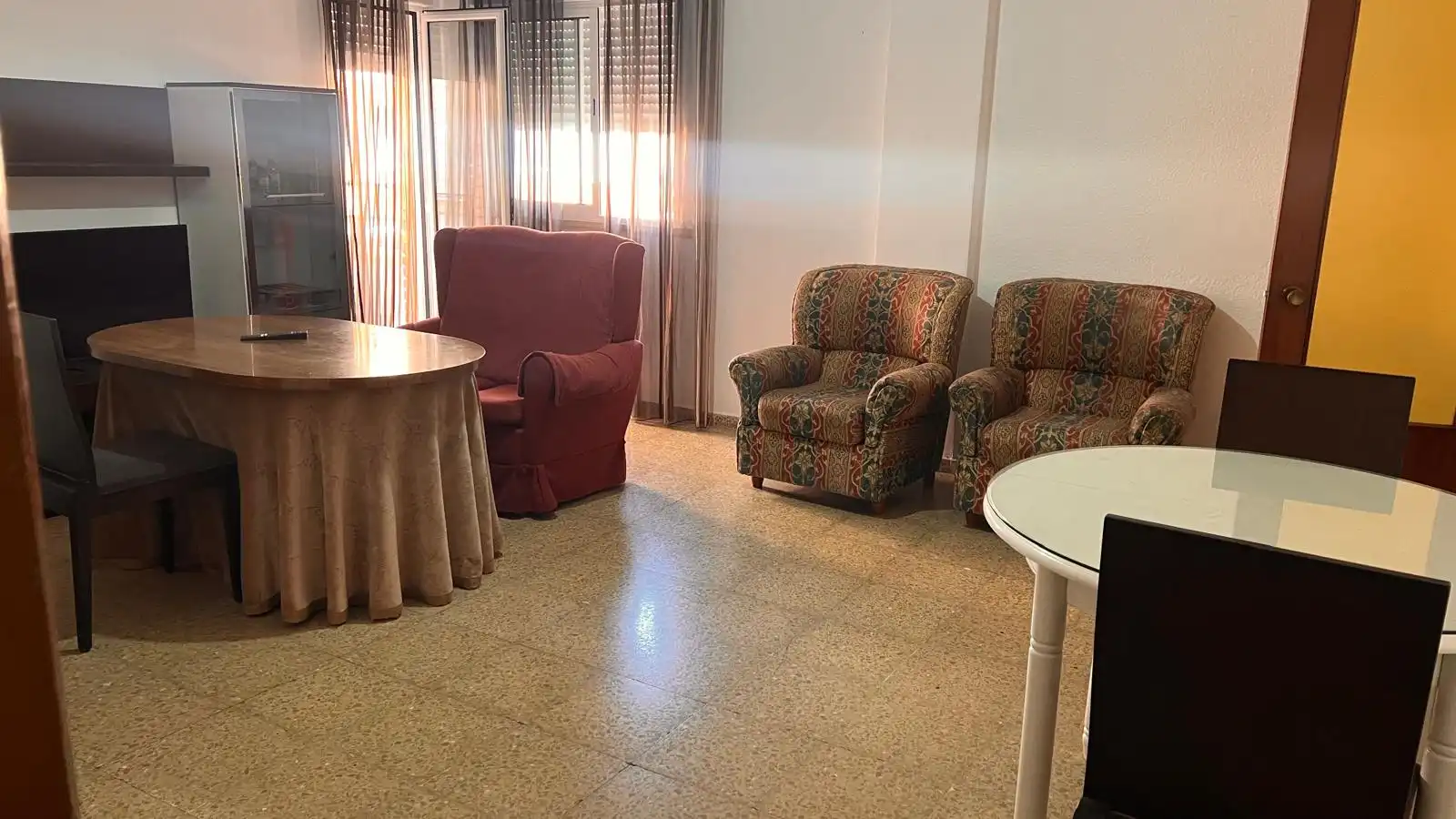 Flat for rent in Calle Manuel Saldaña, Maria Auxiliadora - Barriada de Llera