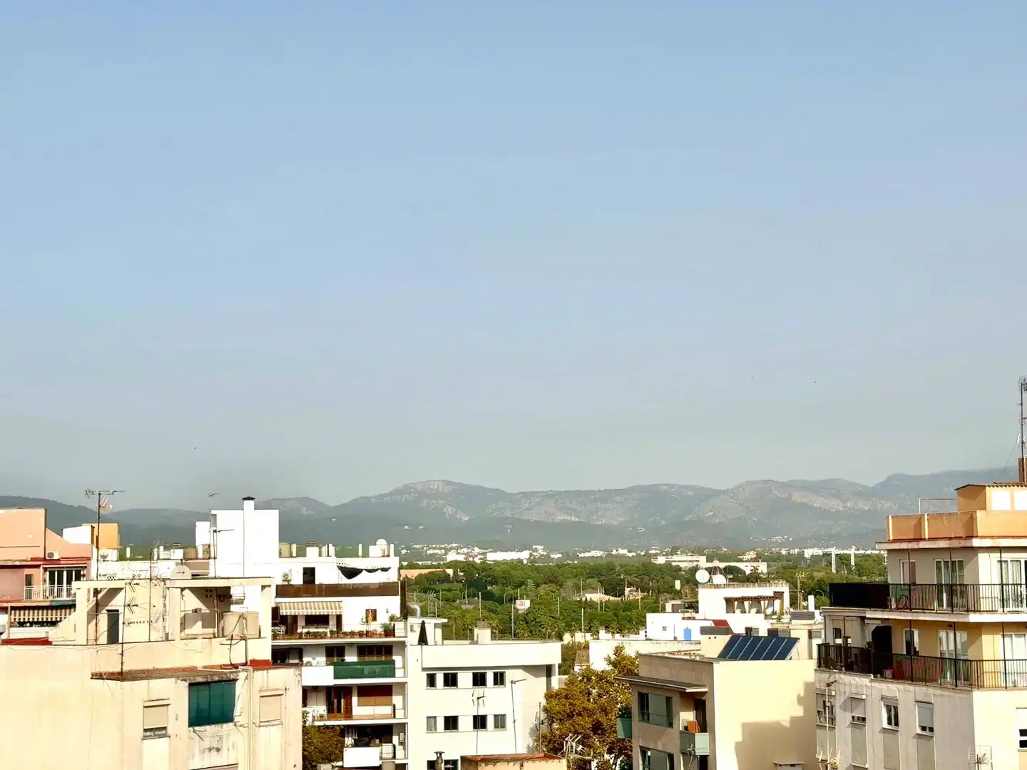 Außenansicht von Wohnungen zum Verkauf in  Palma de Mallorca mit Klimaanlage, Heizung und Terrasse