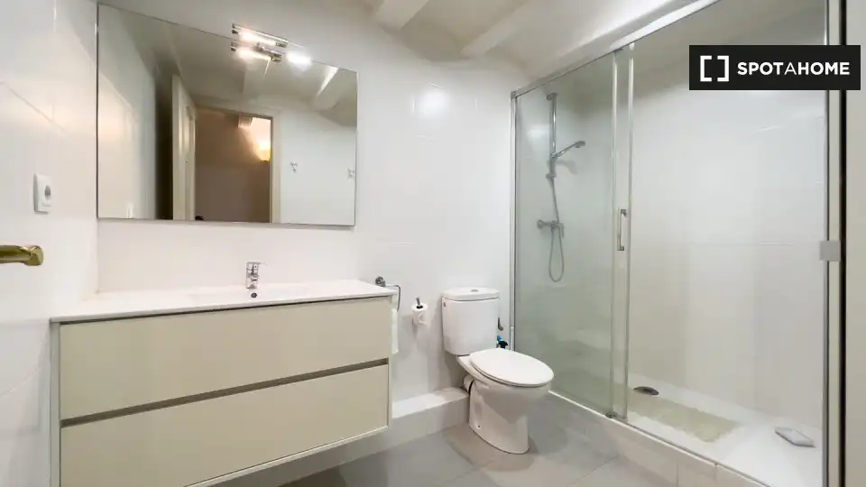 Flat with terrace to rent in Ciutat Vella, imagen 5
