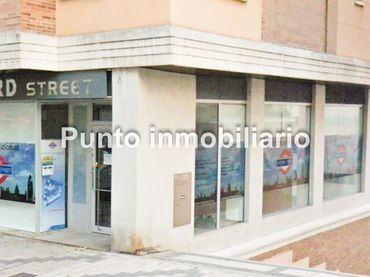 Local comercial en venta en Calle de Manuel Azaña 42