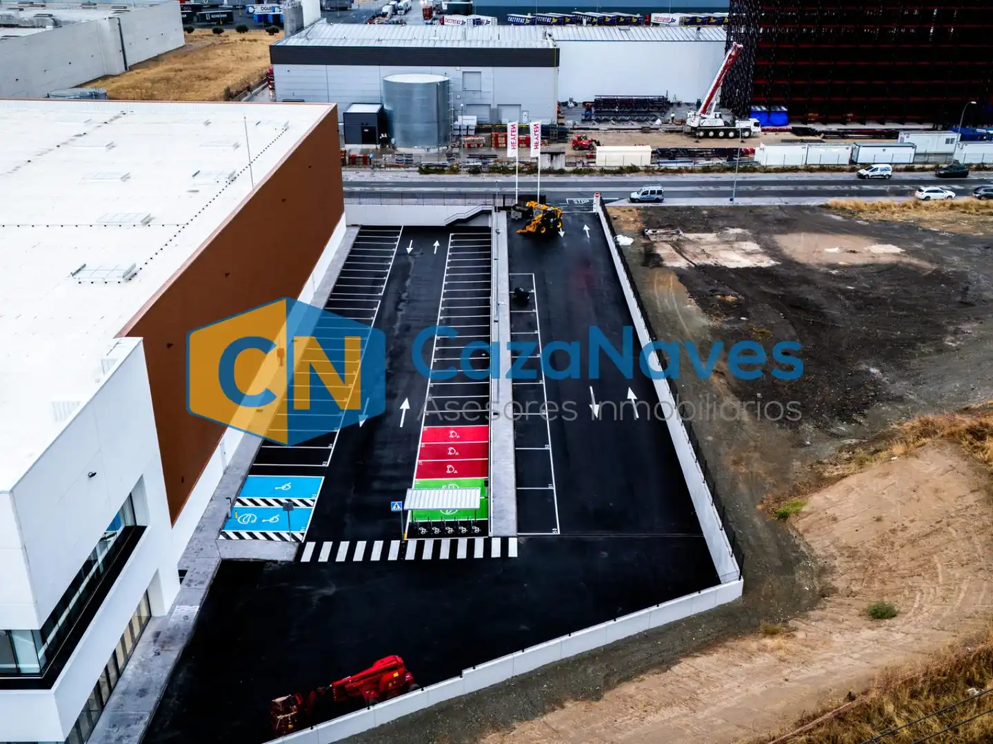 Nave industrial con ascensor en alquiler en Estación - Cruz Roja, imagen 2