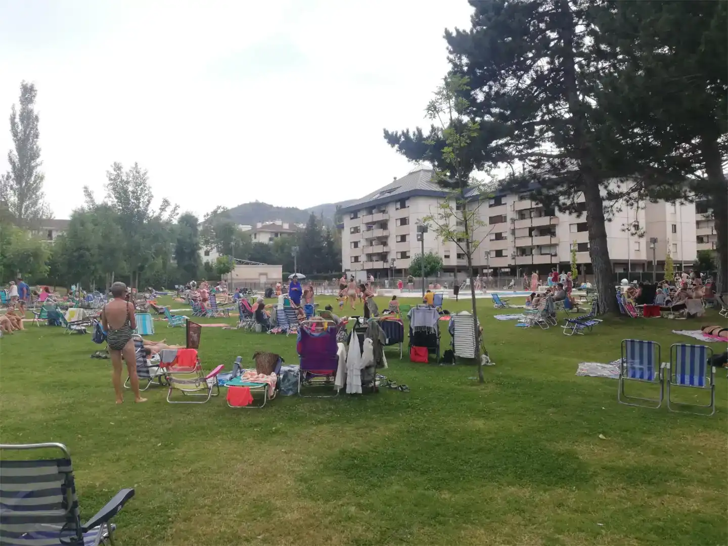 Vista exterior de Pis en venda en Ezcaray amb Jardí privat, Piscina i Balcó