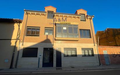 Exterior view of Duplex for sale in Cabezón de Pisuerga  with Storage room