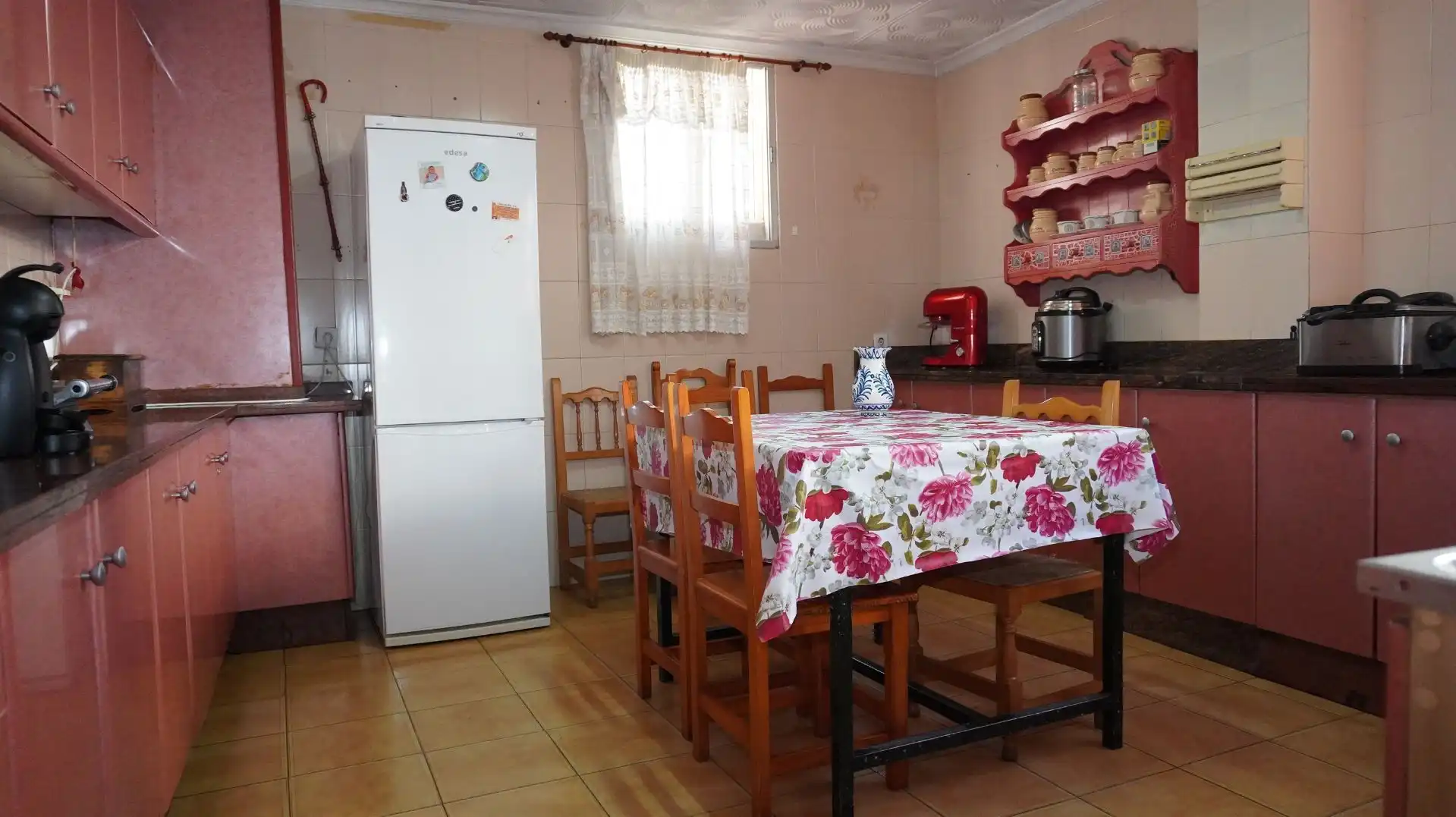 Cuina de Casa adosada en venda en Motril amb Aire condicionat i Terrassa