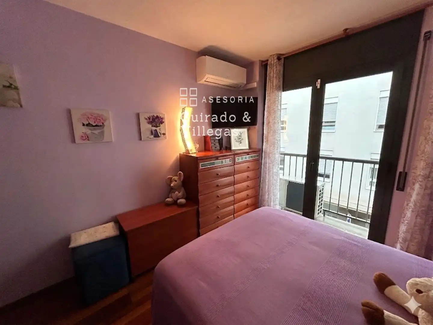 Schlafzimmer von Wohnung zum Verkauf in Barcelona mit Klimaanlage und Terrasse