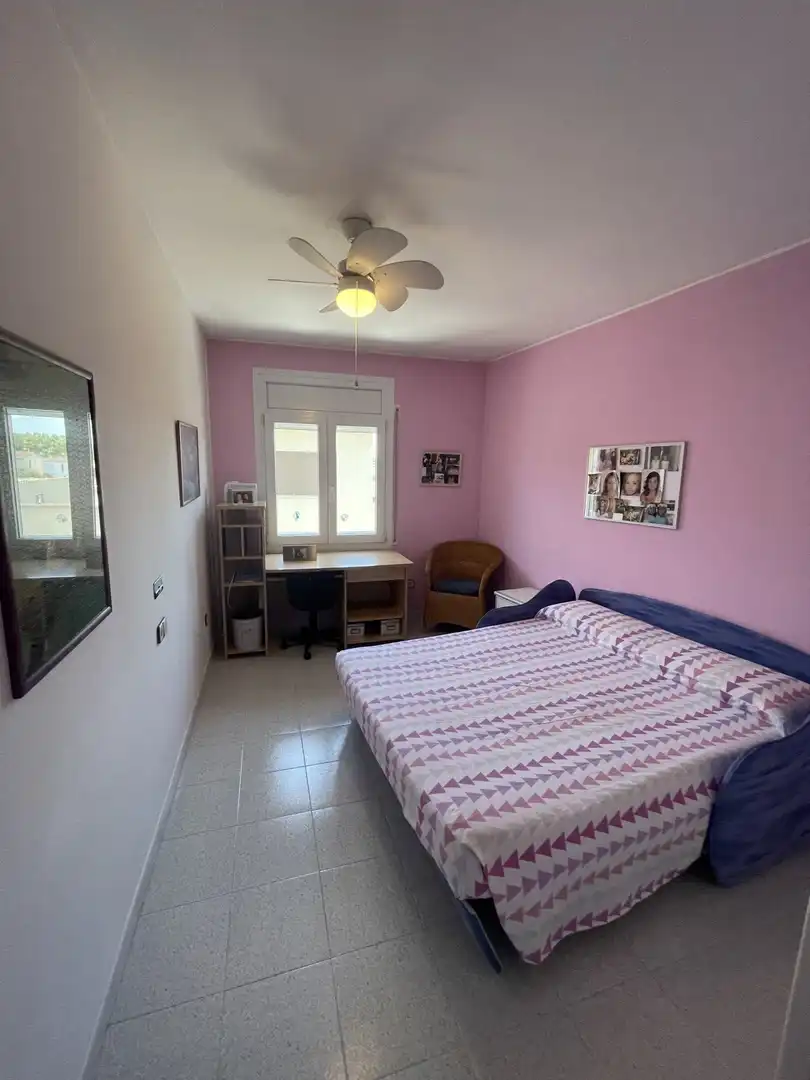 Habitación de Casa adosada en venta en Porqueres con Aire acondicionado, Terraza y Balcón