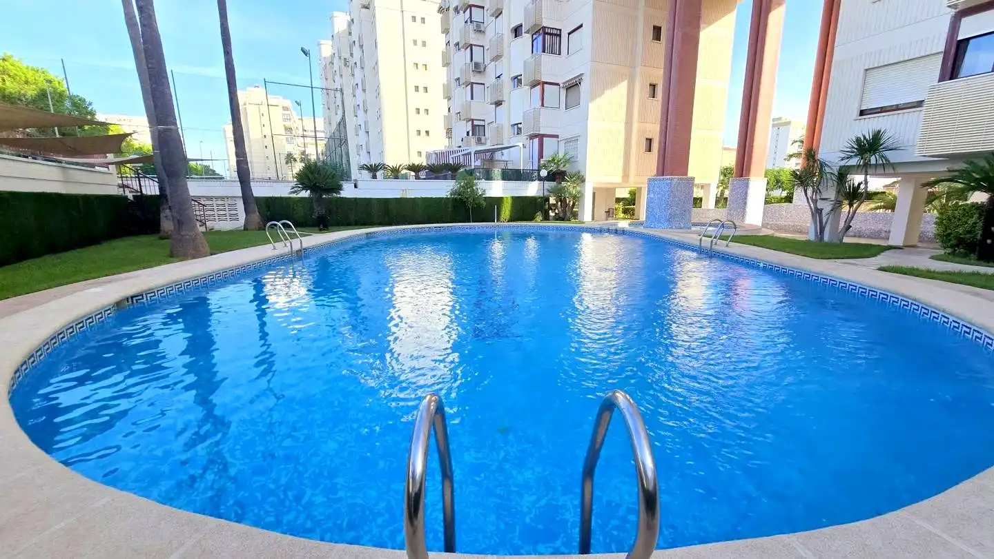 Schwimmbecken von Wohnung zum Verkauf in Gandia mit Klimaanlage, Terrasse und Möbliert