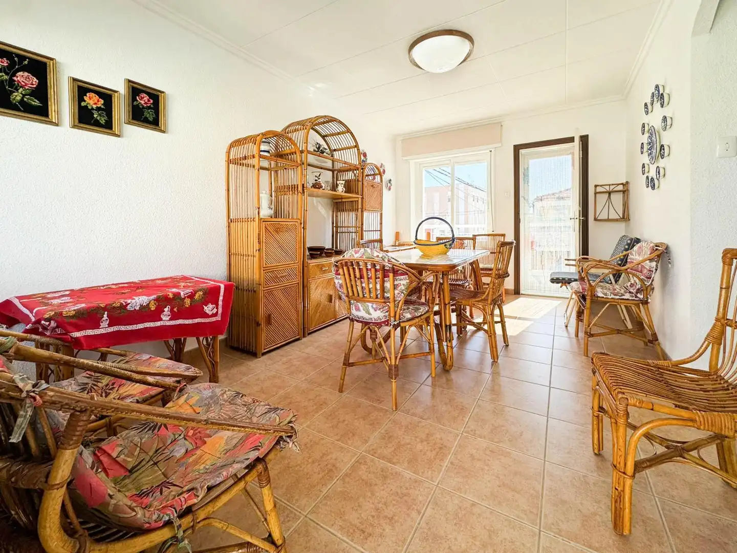 Comedor de Apartamento de alquiler en Santa Pola con Terraza, Amueblado y Balcón