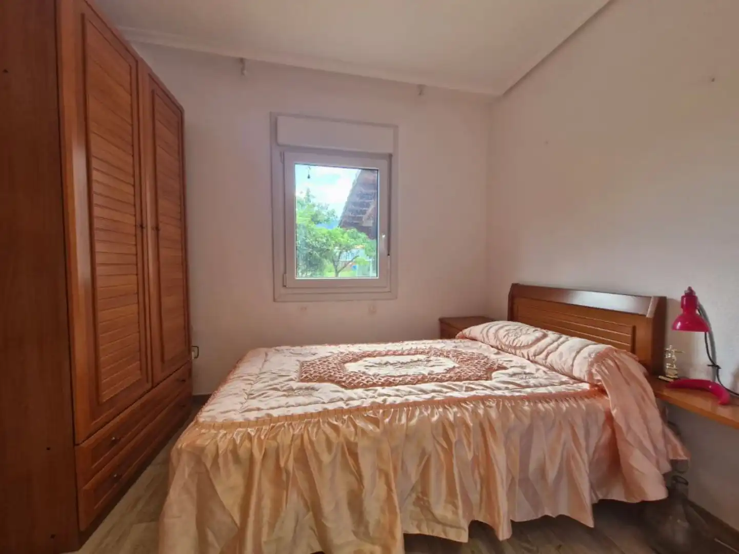 Dormitori de Casa o xalet en venda en Los Corrales de Buelna  amb Calefacció, Jardí privat i Terrassa