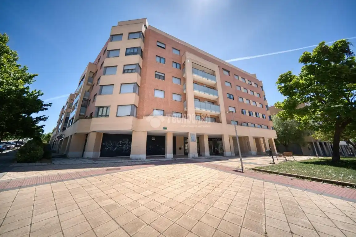 Vista exterior de Pis en venda en Arroyo de la Encomienda amb Calefacció, Terrassa i Moblat