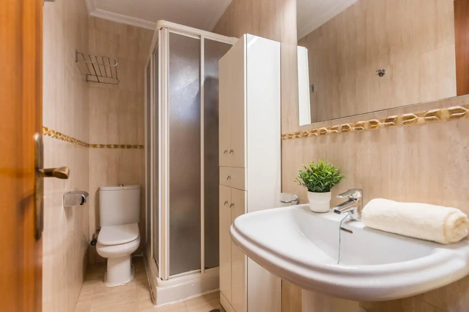 Baño de Piso en venta en Cartagena con Aire acondicionado, Amueblado y Balcón