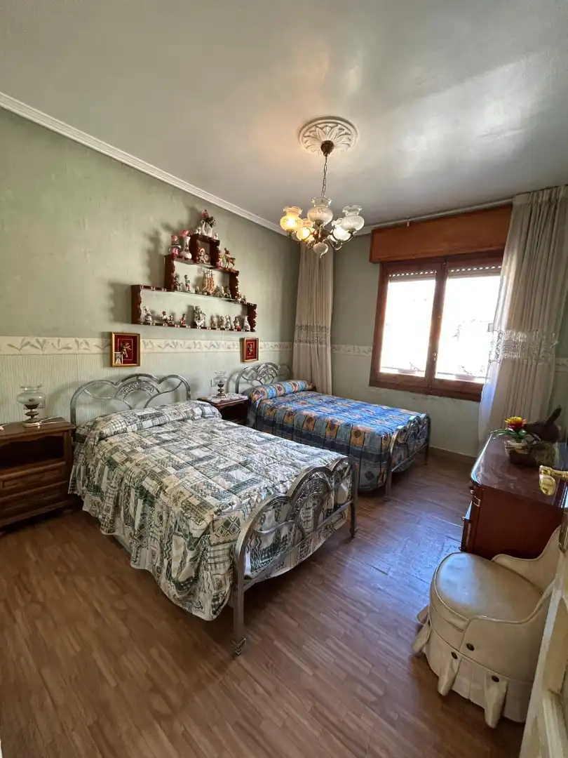 Bedroom of Houses for sale in Quel  with Air Conditioner, Heating and Private garden