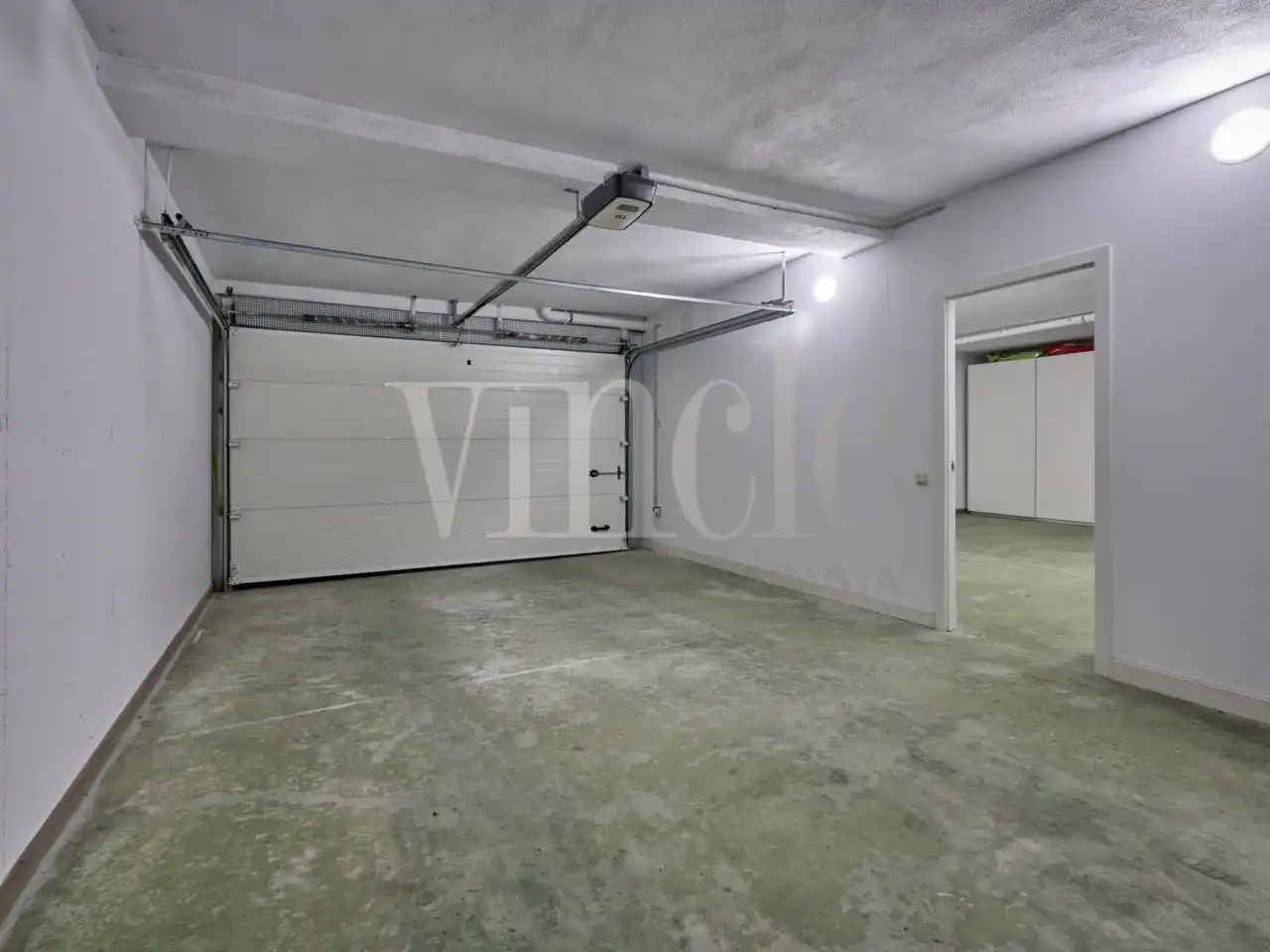 Casa adosada en venda en Alp amb Calefacció, Jardí privat i Parquet