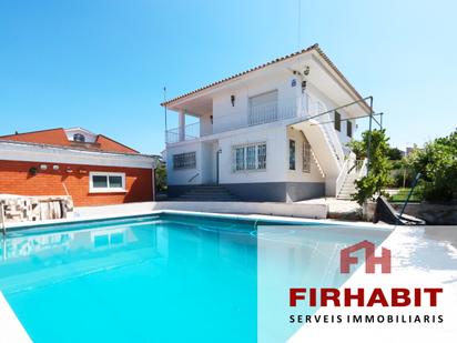 Vista exterior de Casa o xalet en venda en Palau-solità i Plegamans amb Jardí privat, Terrassa i Piscina