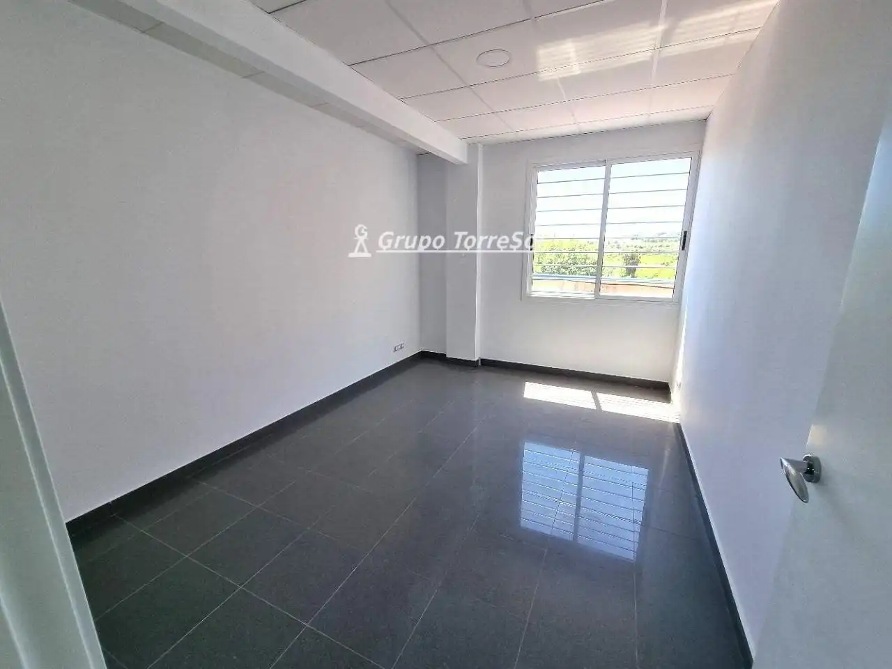 Local comercial en alquiler en ENLLAÇ AUTOPISTA, imagen 6