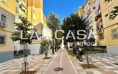 Exterior view of Flat for sale in  Sevilla Capital