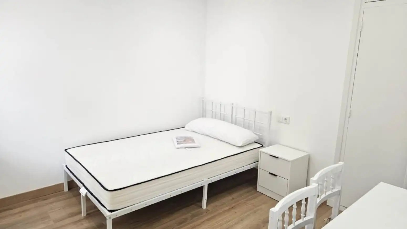 Schlafzimmer von Wohnung zur Miete in Salamanca mit Heizung, Möbliert und Balkon