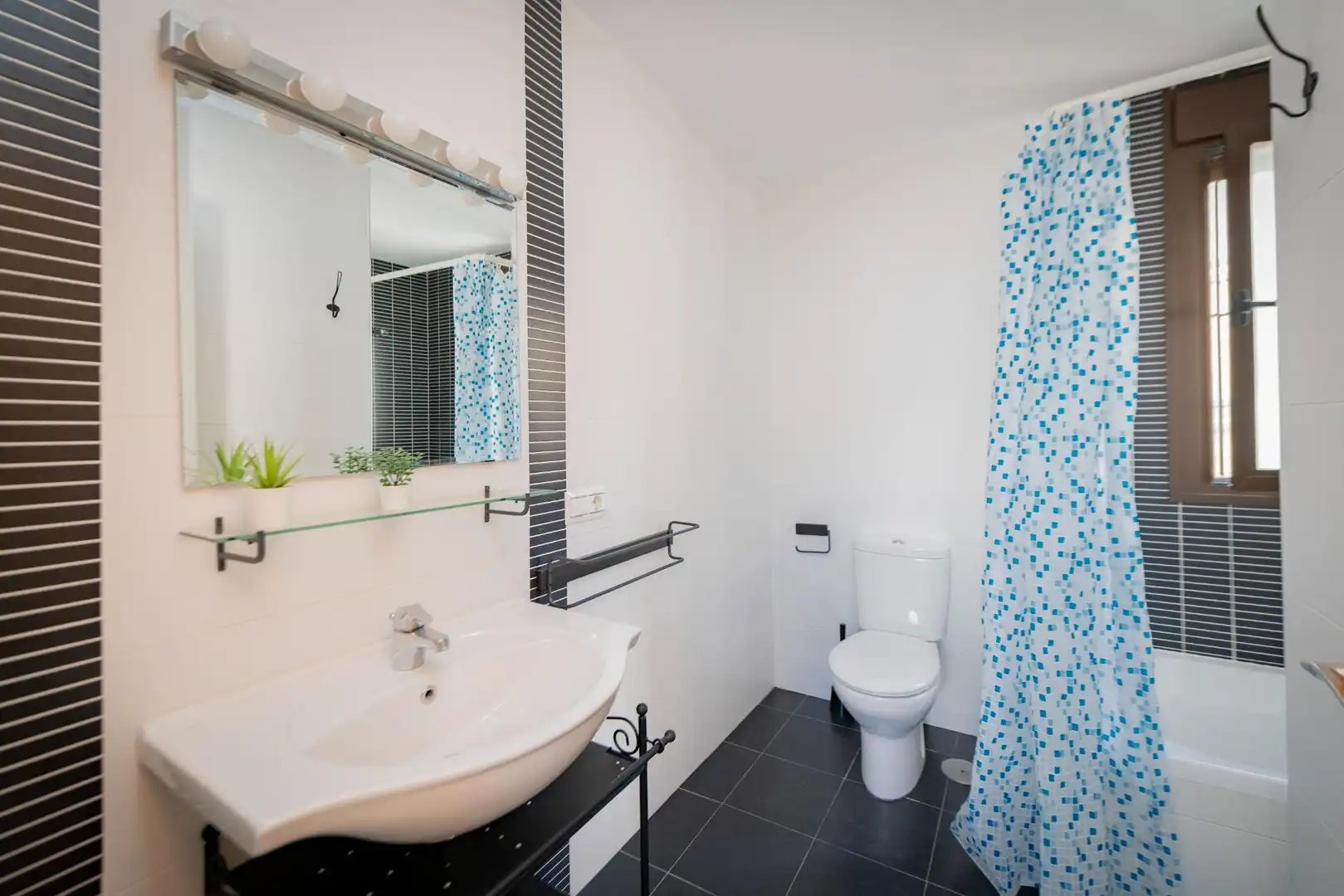 Baño de Ático en venta en Antequera con Aire acondicionado