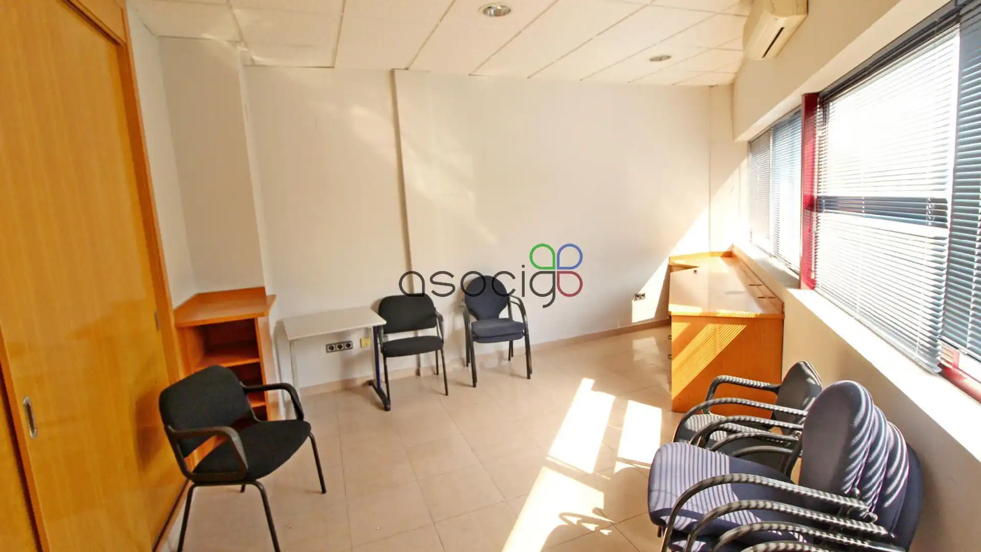 Office for sale in Cabanillas del Campo  with Air Conditioner, Heating and Furnished