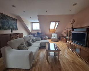 Sala d'estar de Àtic en venda en A Coruña Capital  amb Terrassa, Traster i Moblat
