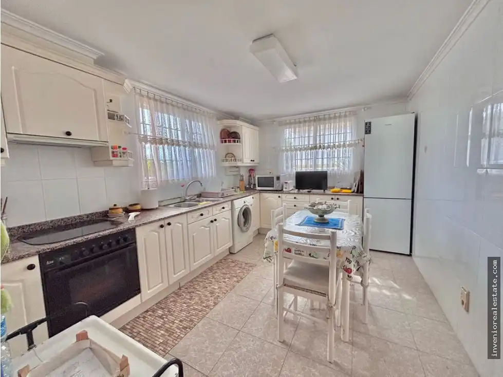 Cuina de Casa o xalet en venda en Benicasim / Benicàssim amb Terrassa i Piscina