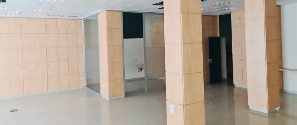 Local comercial de lloguer a Saladar