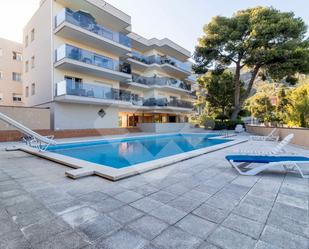 Piscina de Pis de lloguer en Castelldefels amb Aire condicionat, Calefacció i Terrassa
