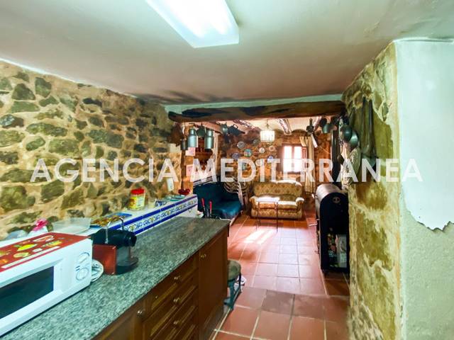 Finca rústica en Venta en  ALMEZA LA en Alpuente
