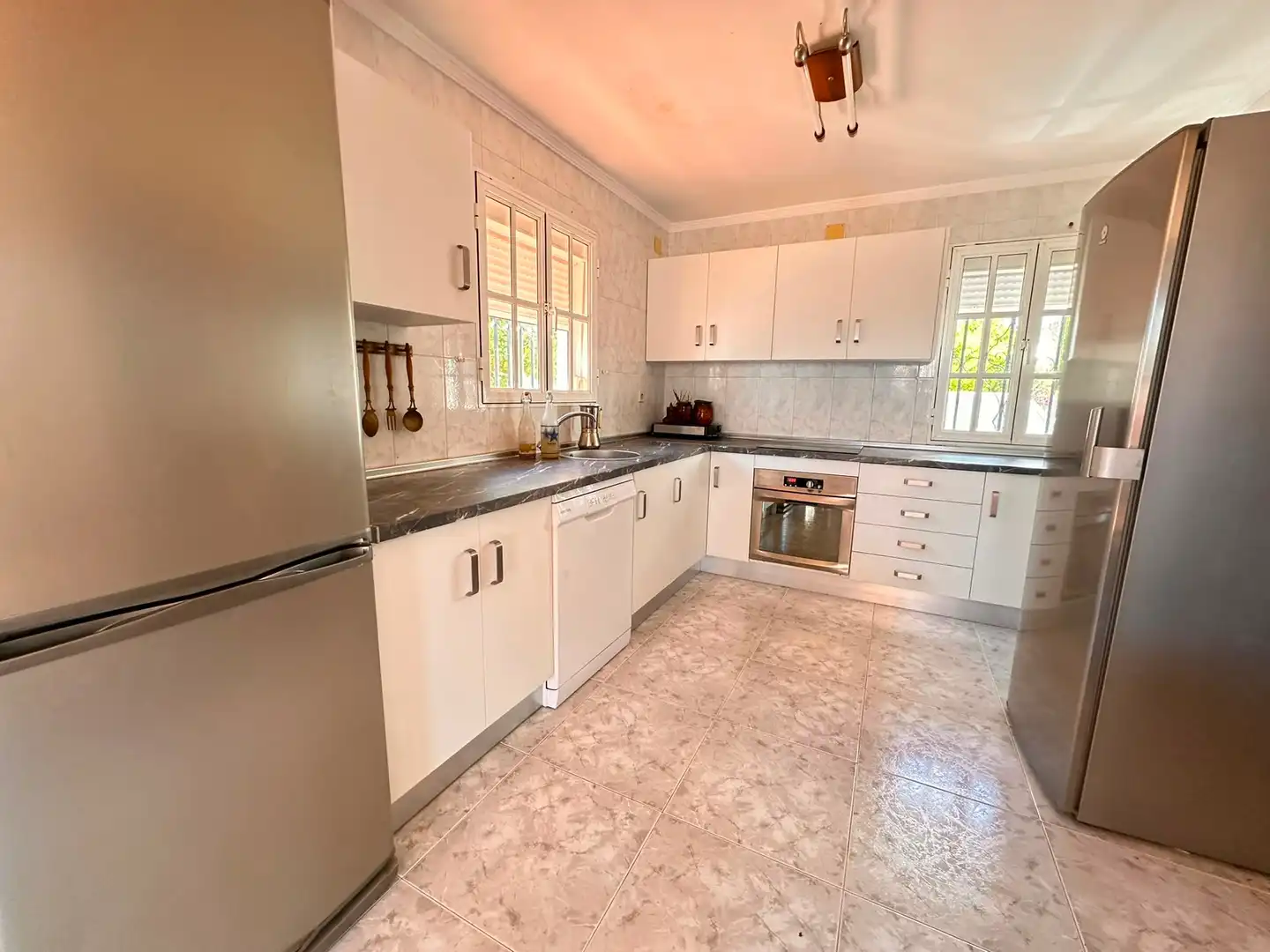 Cocina de Casa o chalet en venta en Alhaurín El Grande con Jardín privado, Terraza y Piscina