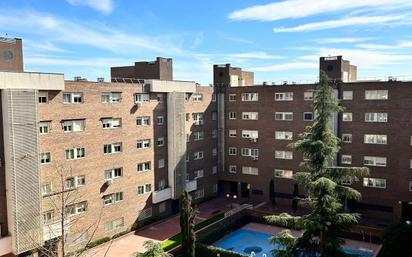 Exterior view of Flat for sale in  Madrid Capital  with Terrace and Swimming Pool