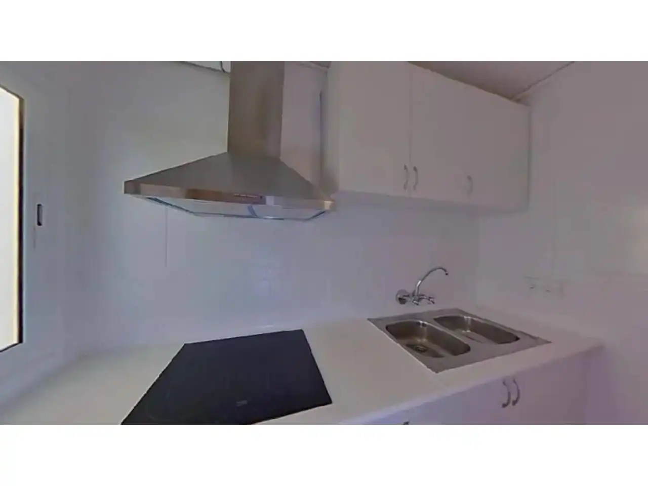 Cocina de Piso en venta en L'Hospitalet de Llobregat con Balcón