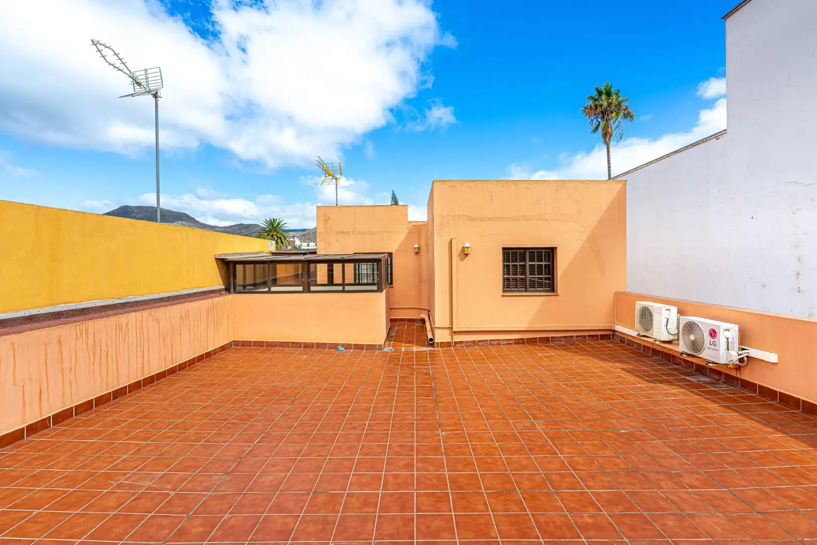 Vista exterior de Casa adosada en venta en San Cristóbal de la Laguna con Jardín privado, Terraza y Trastero