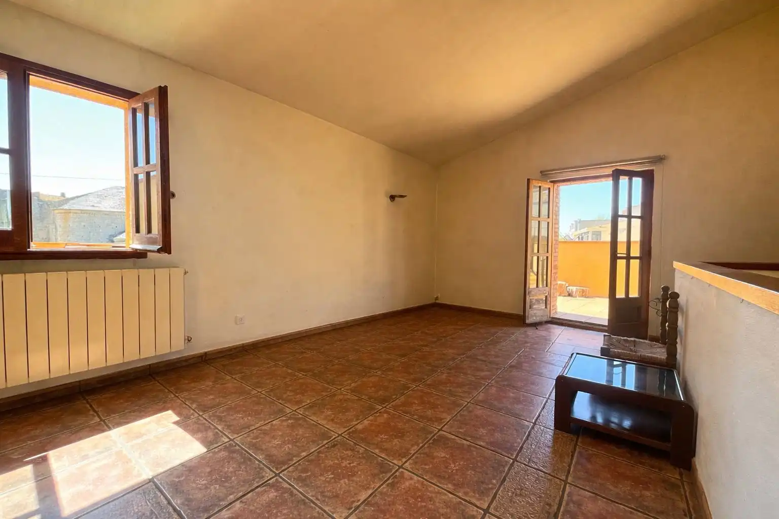 Sala d'estar de Finca rústica en venda en Vilabertran amb Terrassa i Moblat