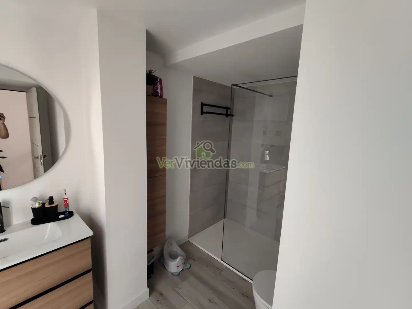 Bathroom of Duplexes for sale in Terrassa  with Air Conditioner, Heating and Parquet flooring