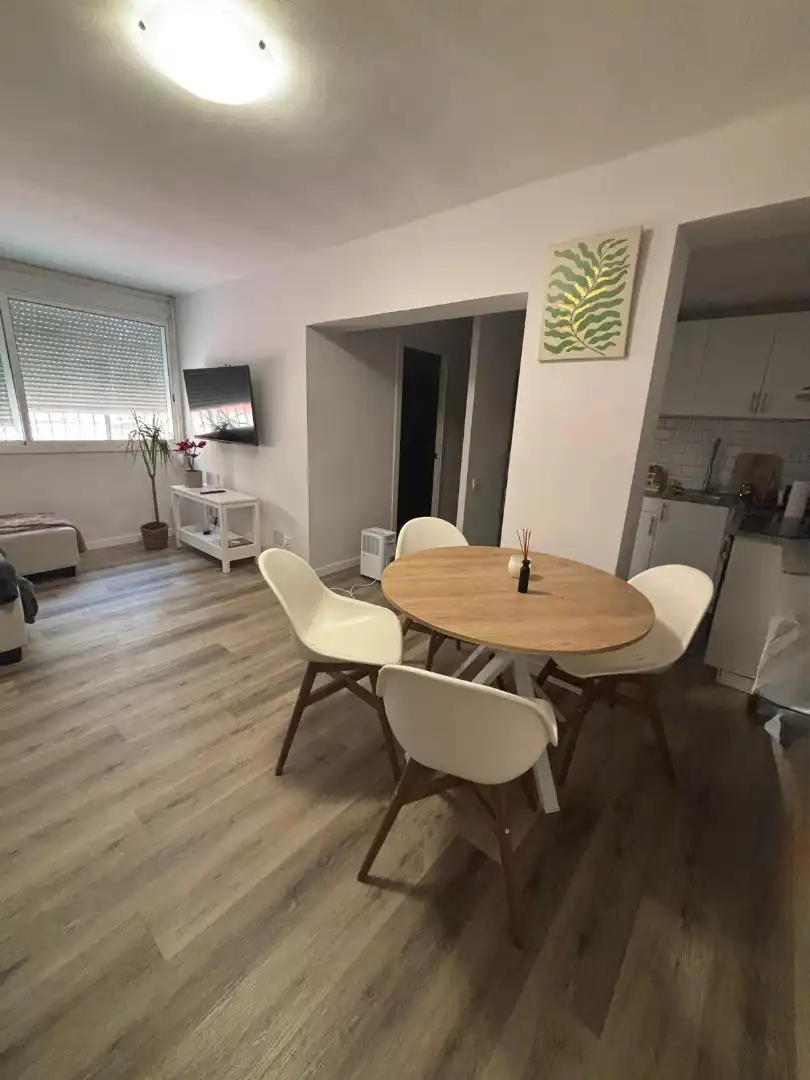 Dining room of Flat for rent in Barcelona  with Air Conditioner, Heating and Parquet flooring