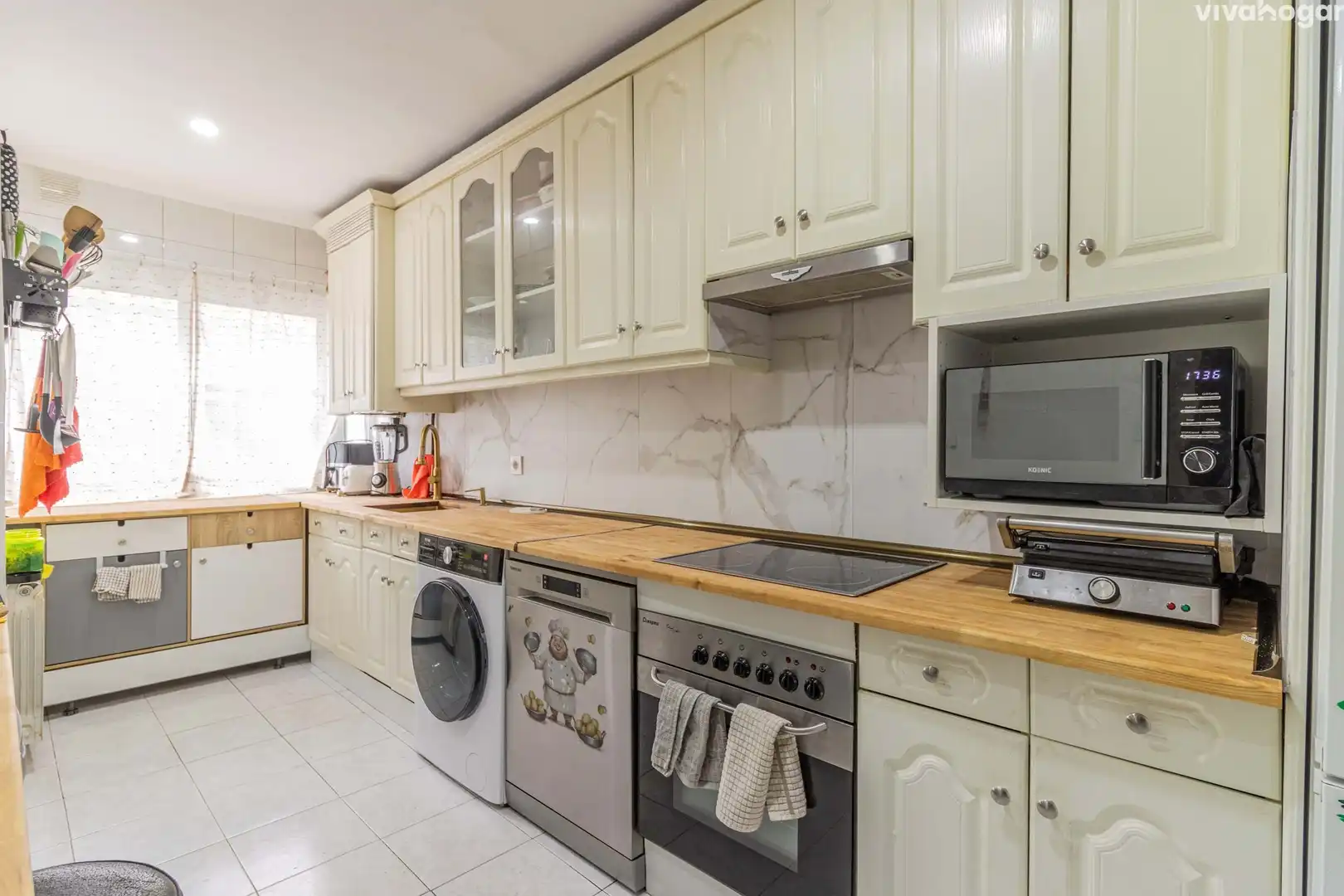 Cocina de Piso en venta en Madrid con Terraza y Trastero