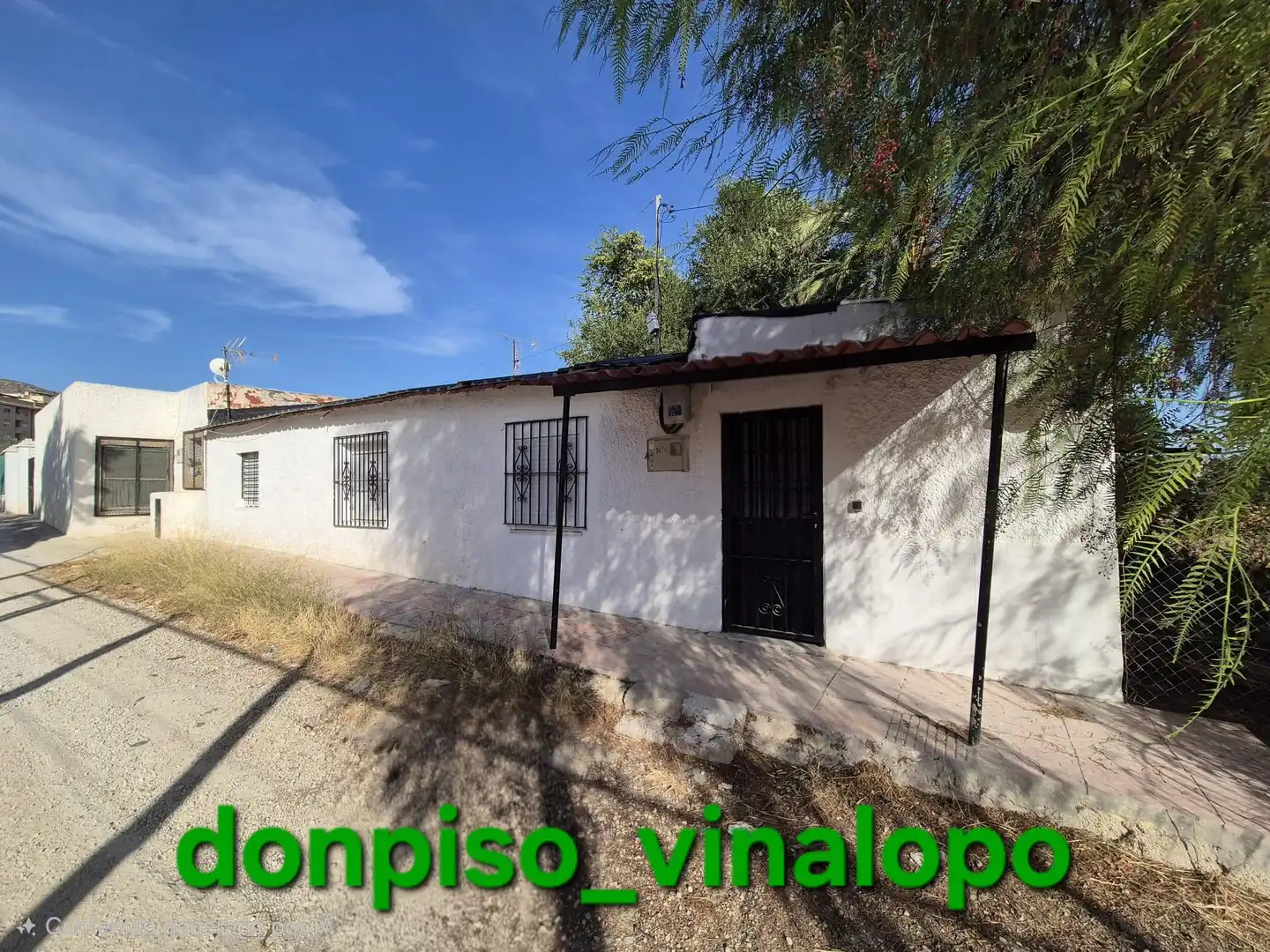 Vista exterior de Casa adosada en venta en Petrer