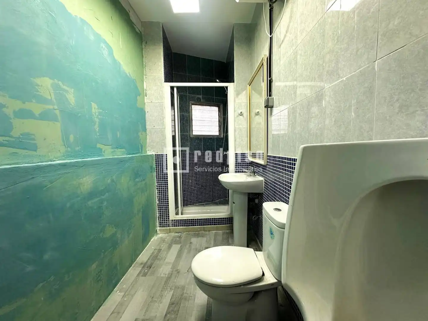 Baño de Local en venta en Madrid con Aire acondicionado y Alarma