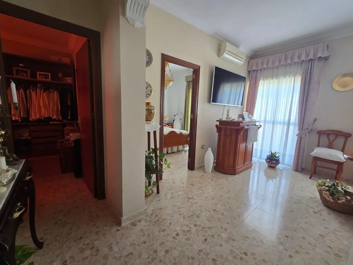 Sala de estar de Casa adosada en venta en Bormujos con Terraza, Trastero y Balcón