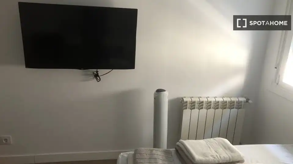 Habitació a Reyes Católicos