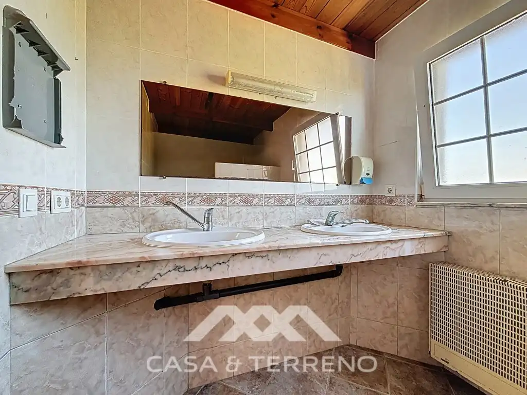 Bany de Casa o xalet en venda en Vélez-Málaga amb Aire condicionat, Jardí privat i Terrassa