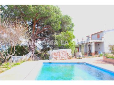 Casa con piscina en venta en Calle Romaní