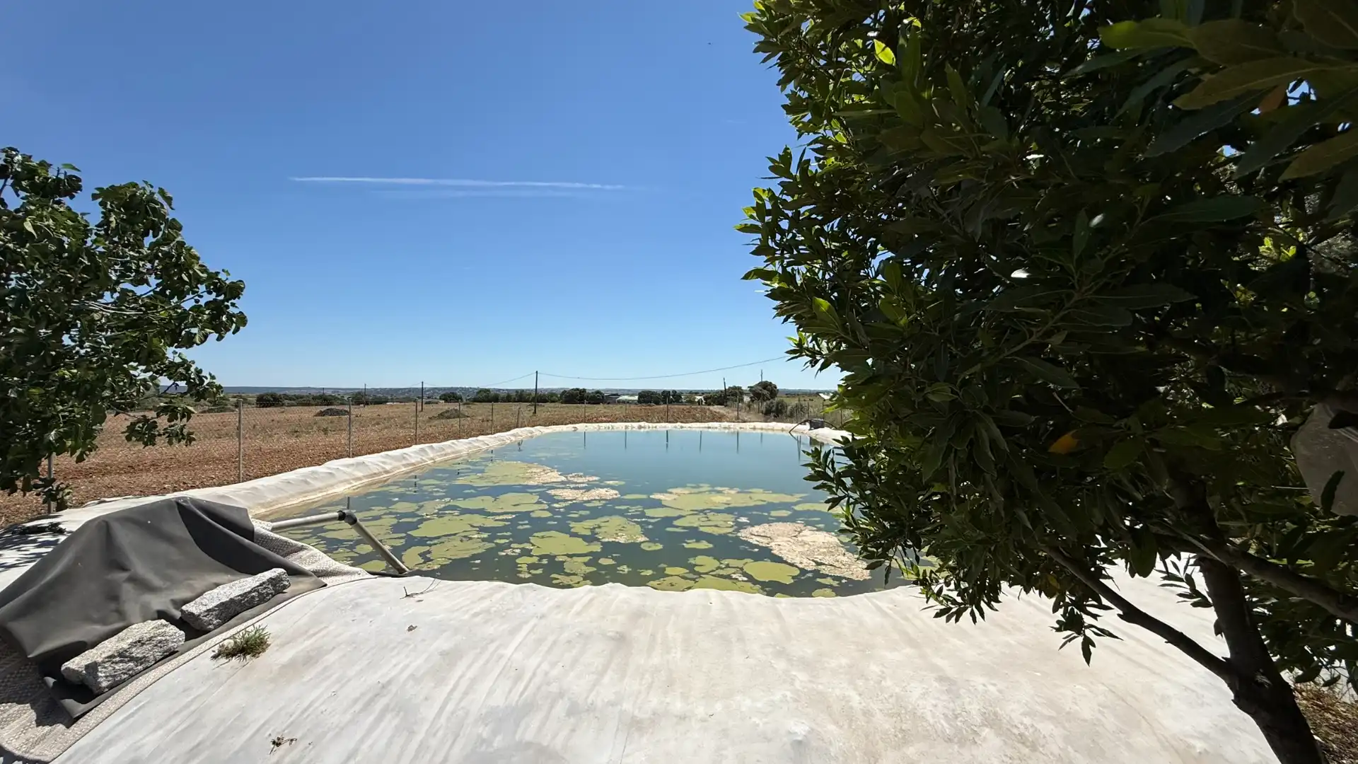 Piscina de Terreno en venta en Villa del Prado