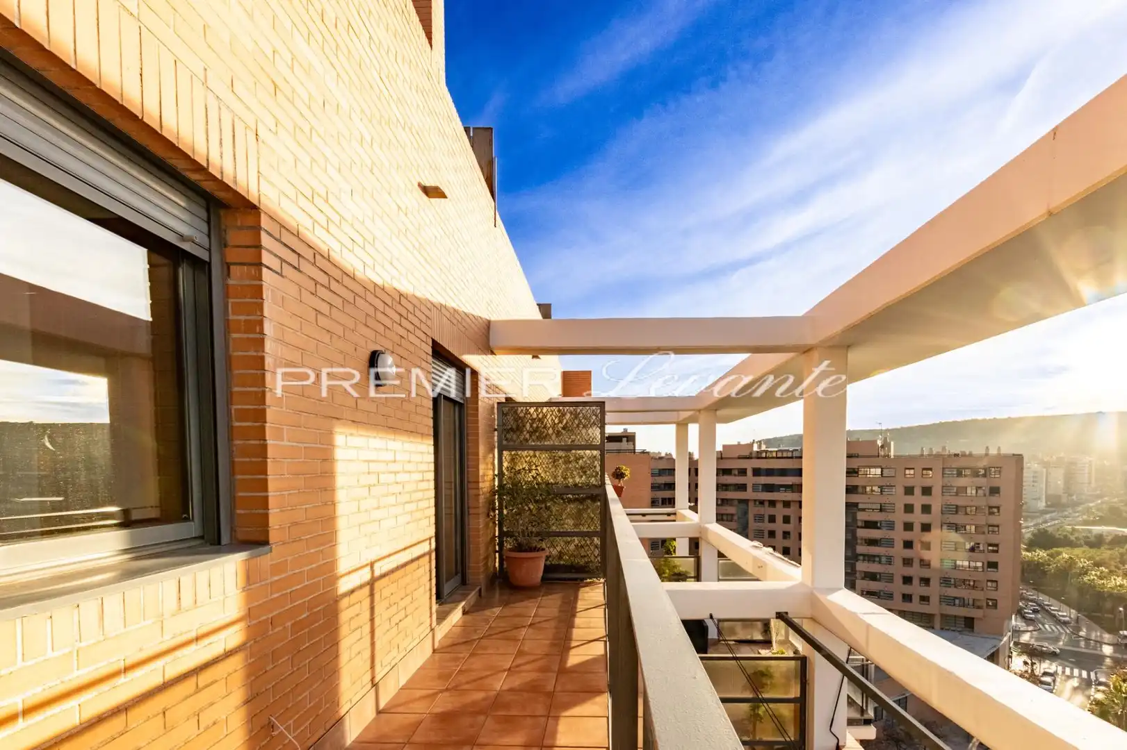Terrassa de Àtic en venda en Alicante / Alacant amb Aire condicionat, Calefacció i Jardí privat