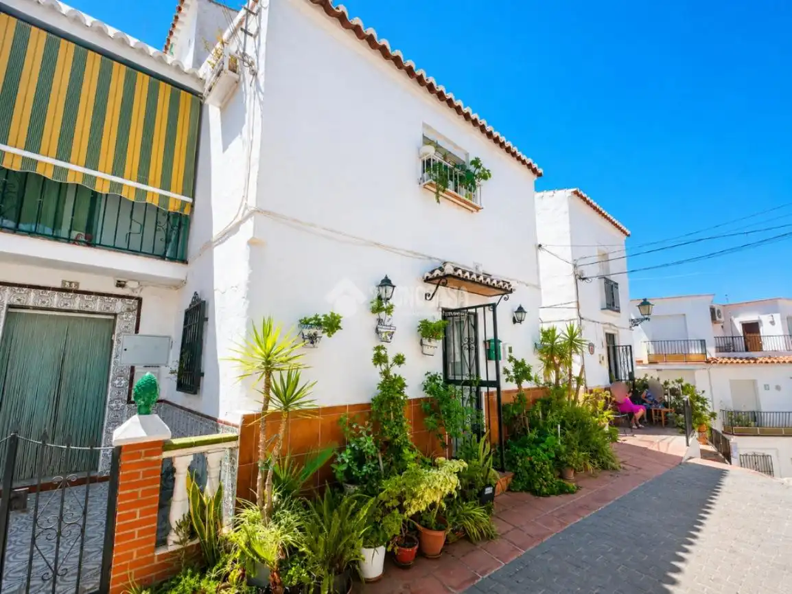 Casa aparellada en venda a Torrox Pueblo