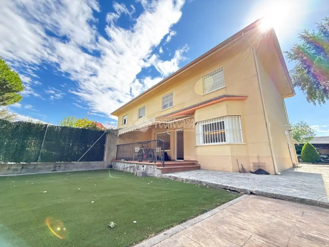 Exterior view of Detached homes for sale in Galapagar  with Heating, Private garden and Terrace