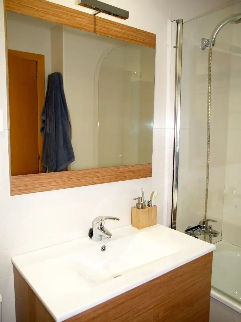 Bathroom of Ground floor for rent in Ponent