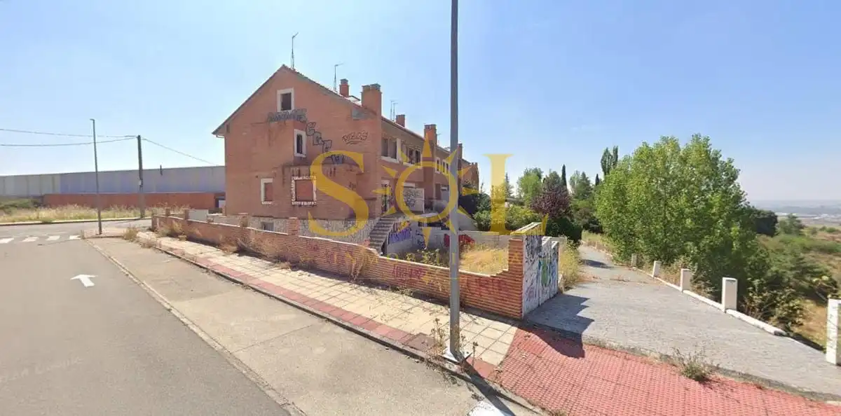 Edifici en venda en Valdefresno, León
